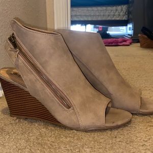 Brash Open toe wedges